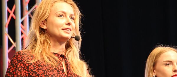 Летящая походка за две минуты: мастер-класс от Ольги Хижинковой - Sputnik Беларусь