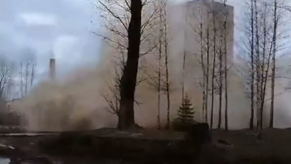 Спасатели взорвали аварийное здание в Витебске - Sputnik Беларусь