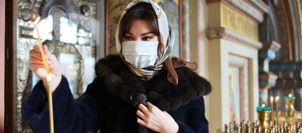 Прихожанка в церкви - Sputnik Беларусь