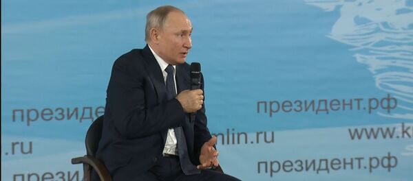 Путин объяснил нежелание Беларуси восстанавливать транспортное сообщение с Крымом, видео - Sputnik Беларусь