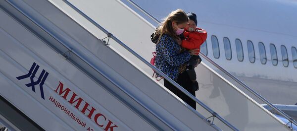 Прибытие рейса авиакомпании Белавиа в аэропорт - Sputnik Беларусь
