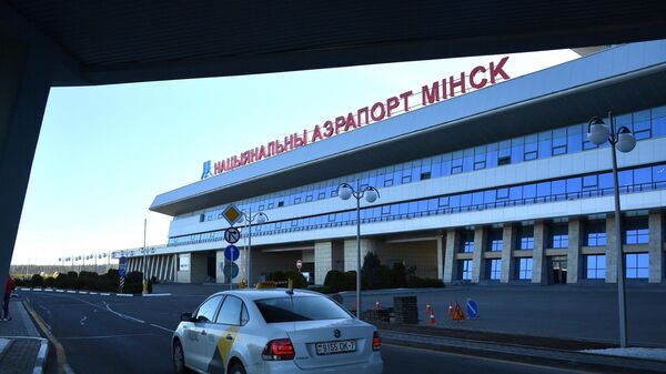 Такси в Национальном аэропорту Минск - Sputnik Беларусь