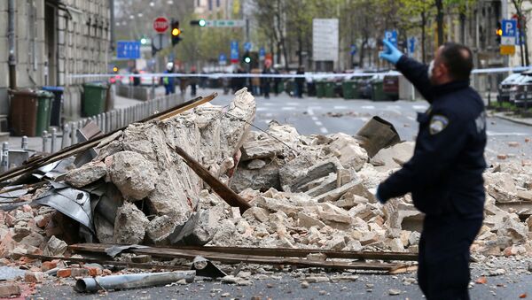 Обломки на улице после землетрясения в Загребе  - Sputnik Беларусь
