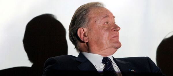 Один из авторов комиксов об Астериксе и Обеликсе Альбер Удерзо  - Sputnik Беларусь