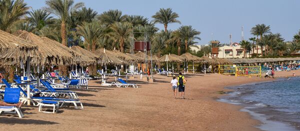 Отдыхающие на пляже в Шарм-эль-Шейхе - Sputnik Беларусь