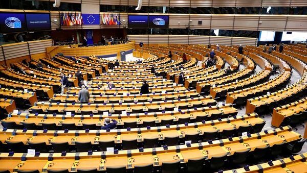 Перед началом специальной сессии Европарламента по поводу мер в связи с коронавирусом - Sputnik Беларусь