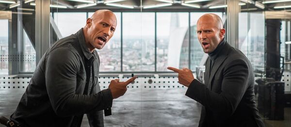 Топ-5 фильмов, которые поднимут настроение в самоизоляции - Sputnik Беларусь