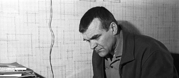 Советский писатель Юрий Васильевич Бондарев - Sputnik Беларусь