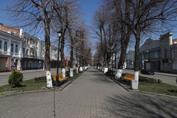 Пустая улица Мира в центре Владикавказа - Sputnik Беларусь