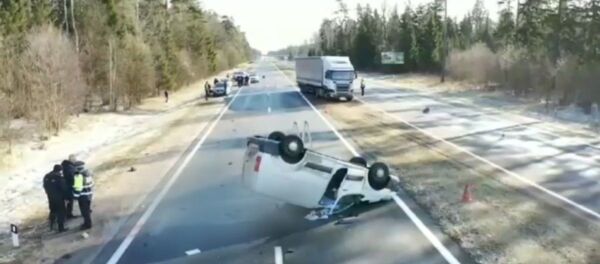 Вблизи Щучина Пежо врезался в трактор - погиб пассажир авто Вблизи Щучина Пежо врезался в трактор - погиб пассажир авто - Sputnik Беларусь