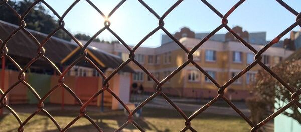 Многие жители окрестных домов на улице Солтыса водят детей в этот детский сад - Sputnik Беларусь