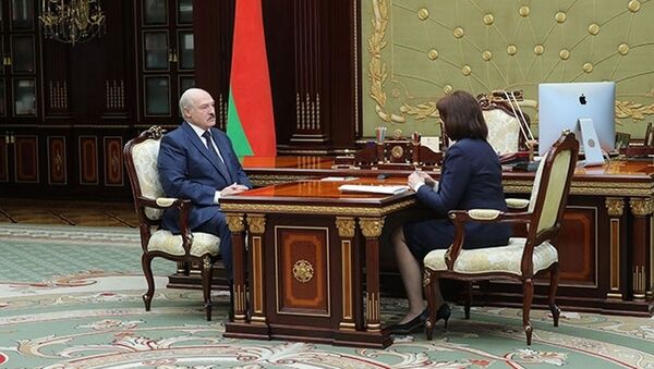 Александр Лукашенко во вторник встретился с главой Верхней палаты парламента Натальей Кочановой - Sputnik Беларусь