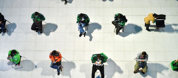 Соблюдение социальной дистанции при коронавирусе - Sputnik Беларусь