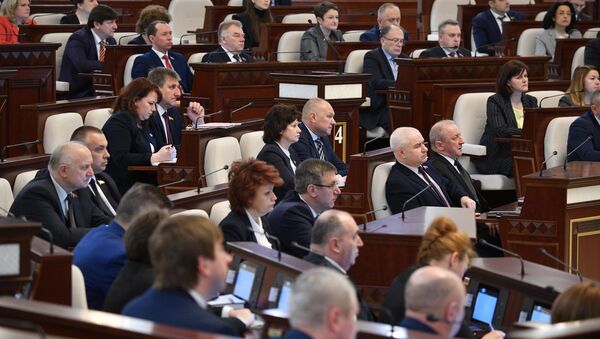 Сессия белорусского парламента на заседании 2 апреля - Sputnik Беларусь