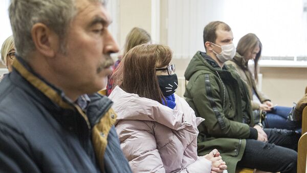 В зале суда по делу о взрывах на салюте многие в защитных масках - Sputnik Беларусь