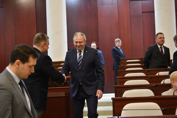 Премьер-министр Беларуси Сергей Румас в парламенте - Sputnik Беларусь