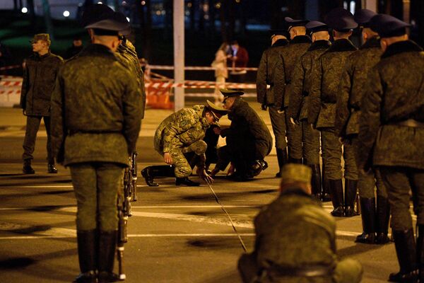 Репетиция роты почетного караула к параду 9 Мая - Sputnik Беларусь