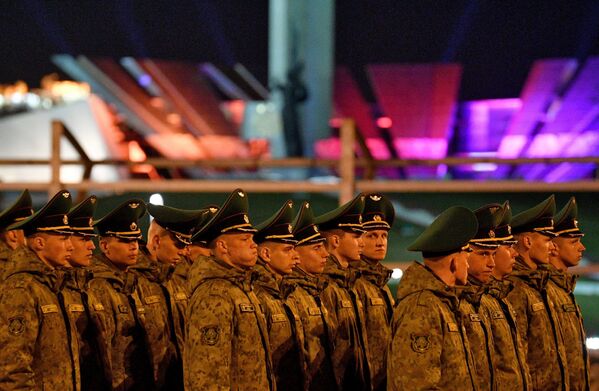 Репетиция роты почетного караула к параду 9 Мая - Sputnik Беларусь
