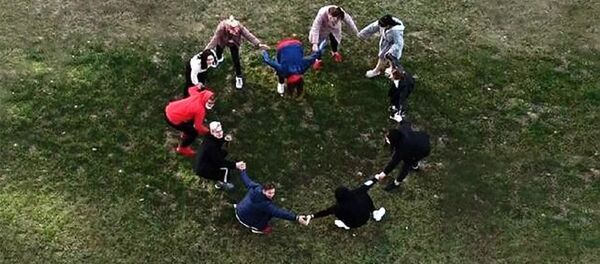 Веселый карантин: как учащихся БГМУ поддерживают студенты-соседи - Sputnik Беларусь