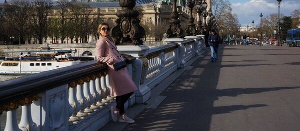 Ольга слетала в Париж, а после слегла с коронавирусом - Sputnik Беларусь