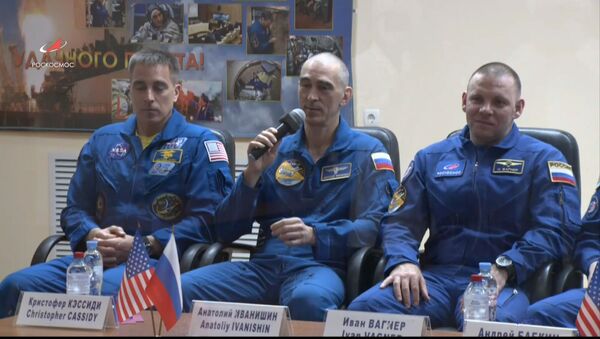 Экипаж МКС рассказал, как провел больше месяца на карантине - видео - Sputnik Беларусь