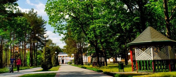 Санаторий Алеся, главная аллея, архивное фото - Sputnik Беларусь