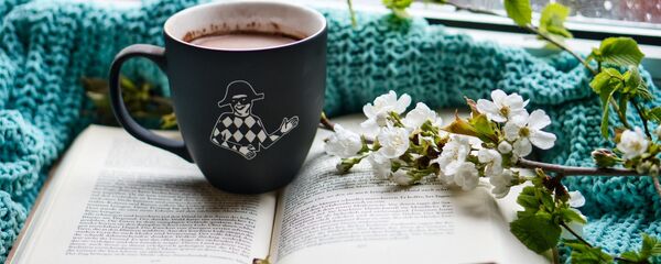 Книга и чашка кофе - Sputnik Беларусь