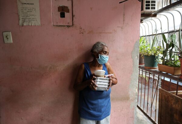 Хроники COVID-19: число погибших с пятью нулями и предупреждение наркоманам - Sputnik Беларусь