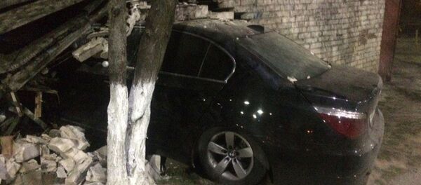 Нетрезвый водитель BMW протаранил гараж в Барановичах - Sputnik Беларусь