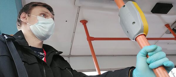 Кто принесет бабушке продукты: как волонтеры помогают одиноким - Sputnik Беларусь