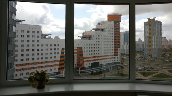 Вид из окон четвертого общежития БГУИР в Студенческой деревне - Sputnik Беларусь