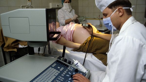 Осмотр беременной женщины - ультразвуковое диагностирование - Sputnik Беларусь