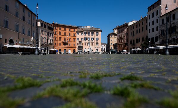 Заросшая травой площадь Пьяцца Навона в Риме, Италия - Sputnik Беларусь