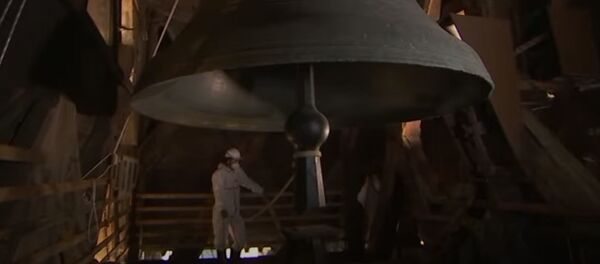 Главный колокол Нотр-Дама зазвонил в годовщину пожара в соборе  - Sputnik Беларусь