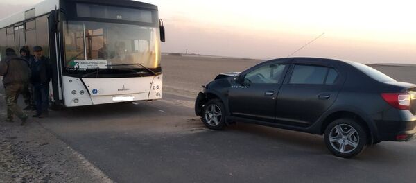 ДТП в песчаной буре: Renault врезался в автобус в Хойникском районе ДТП в песчаной буре: Renault врезался в автобус в Хойникском районе - Sputnik Беларусь