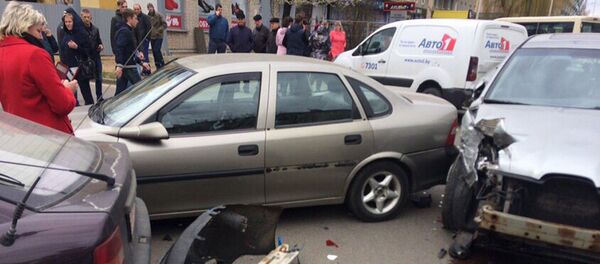 Пьяный водитель в Баграновичах устроил массовое ДТП, повредив 6 авто - Sputnik Беларусь