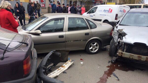 Пьяный водитель в Баграновичах устроил массовое ДТП, повредив 6 авто - Sputnik Беларусь