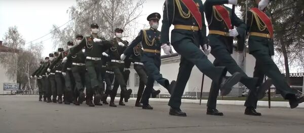 Онлайн-парад организовали в честь 100-летнего юбилея ветерана - видео - Sputnik Беларусь