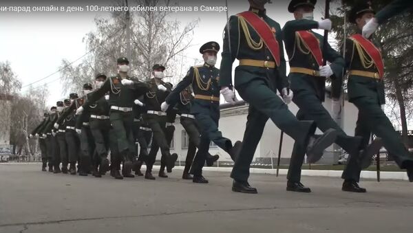 Онлайн-парад организовали в честь 100-летнего юбилея ветерана - видео - Sputnik Беларусь