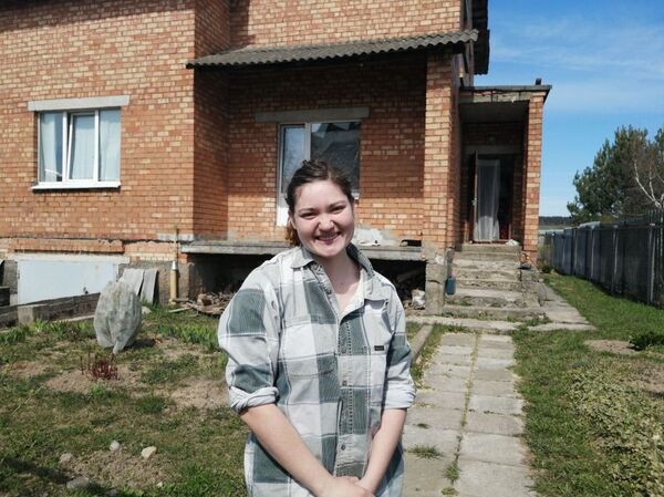 Картошку никто не отменял: на изоляцию всей деревней - Sputnik Беларусь