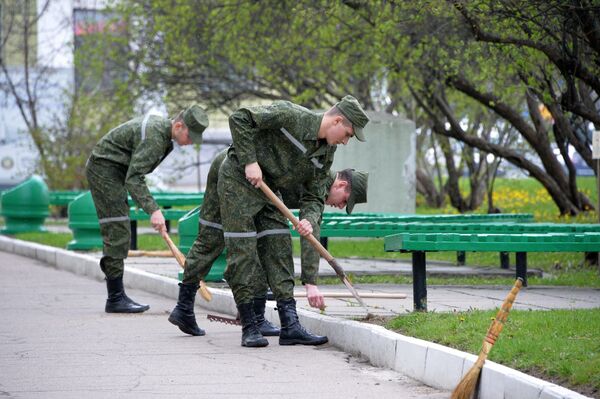 Никуда не денешься: как прошел субботник во время пандемии Никуда не денешься: как прошел субботник во время пандемии - Sputnik Беларусь