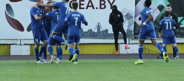 Футболисты Слуцка - Sputnik Беларусь