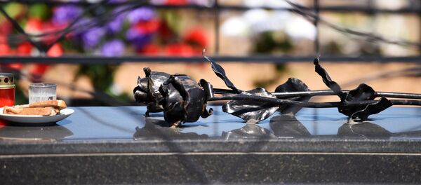 На кладбищах Гомеля На кладбищах Гомеля - Sputnik Беларусь