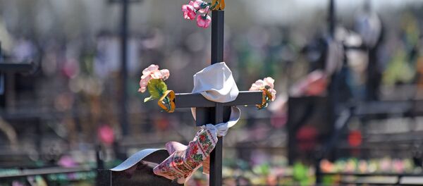 Крест на кладбище, архивное фото - Sputnik Беларусь