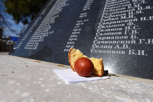 На кладбищах Гомеля - Sputnik Беларусь