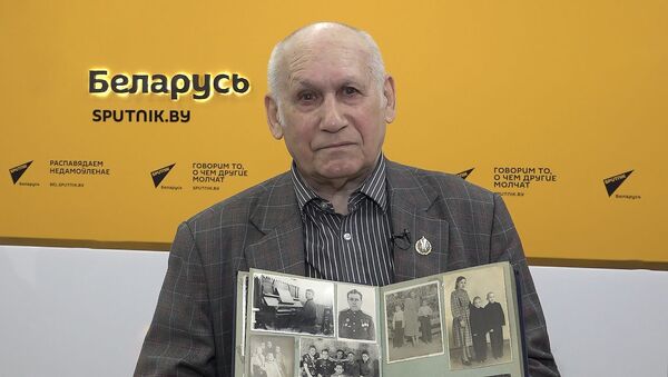 Эдуард Ханок вспоминает об отце - Sputnik Беларусь