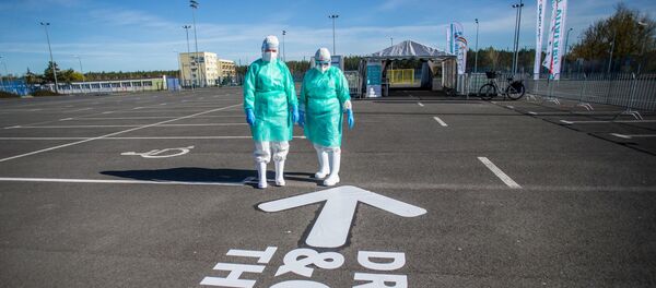 Медицинские работники на пограничном пункте в Быдгощи, Польша - Sputnik Беларусь