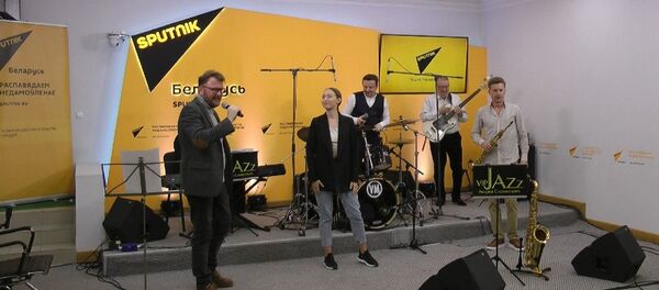 В пресс-центре Sputnik прошел онлайн-концерт - Sputnik Беларусь