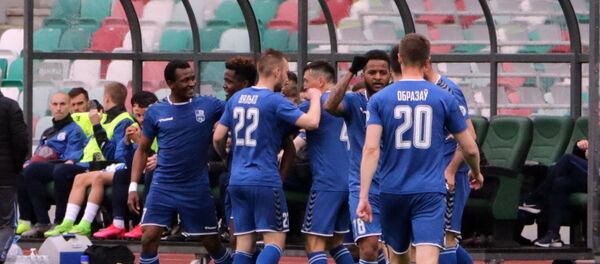 Футболисты Слуцка - Sputnik Беларусь