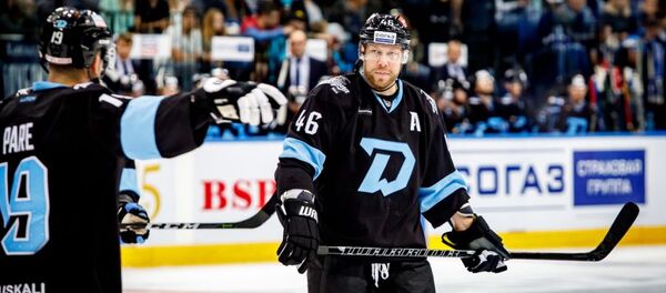 Белорусский хоккеист Андрей Костицын теперь выступает за российский Нефтихимик - Sputnik Беларусь